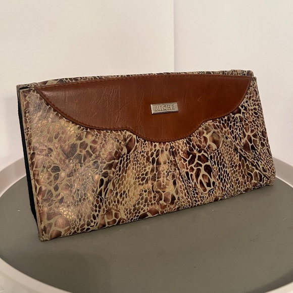 Miche Clutch - Picture 2 of 6